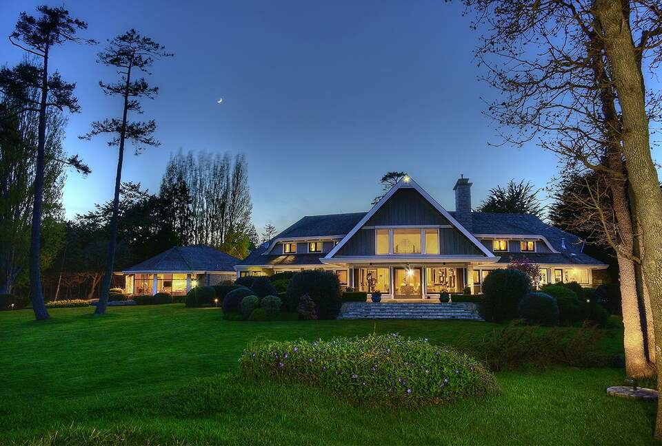 The Uplands Oceanfront Estate - Victoria, Canada