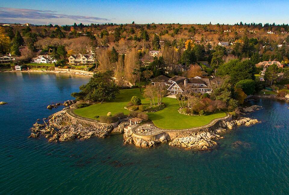 The Uplands Oceanfront Estate - Victoria, Canada