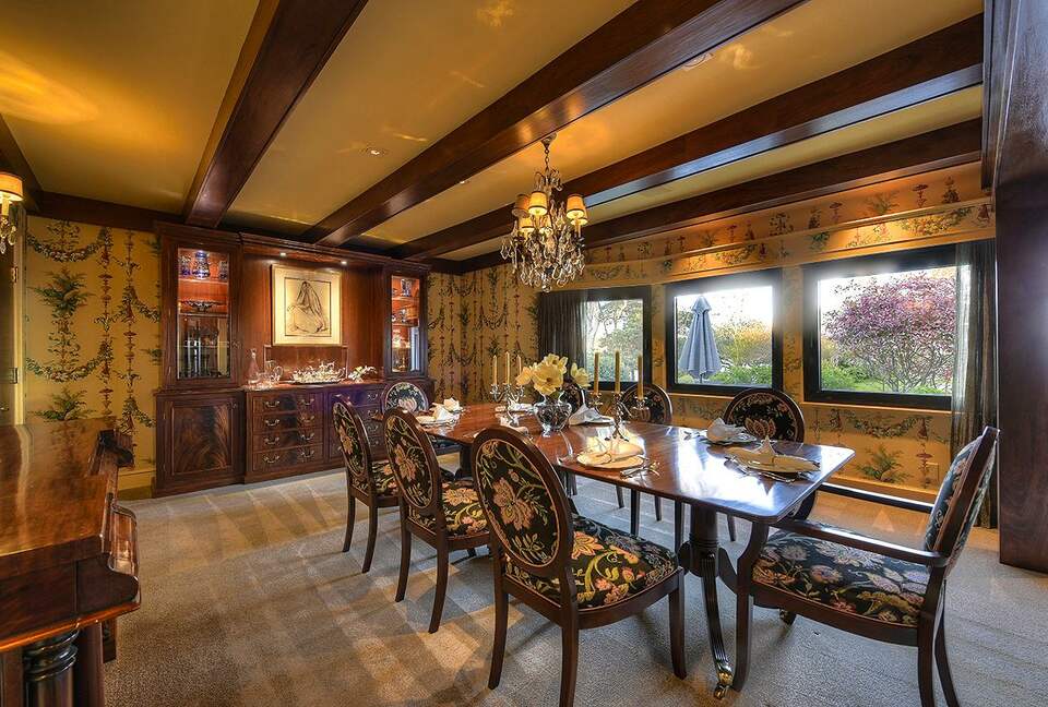 The Uplands Oceanfront Estate - Victoria, Canada