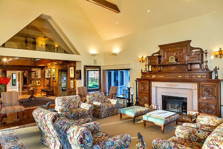 The Uplands Oceanfront Estate - Victoria, Canada