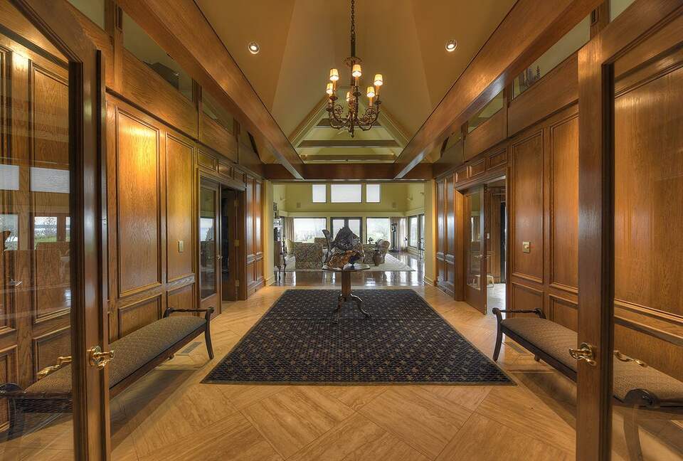 The Uplands Oceanfront Estate - Victoria, Canada