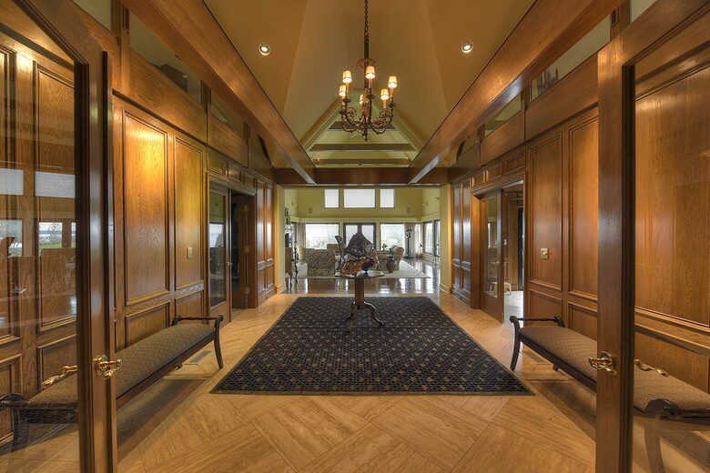 The Uplands Oceanfront Estate - Victoria, Canada