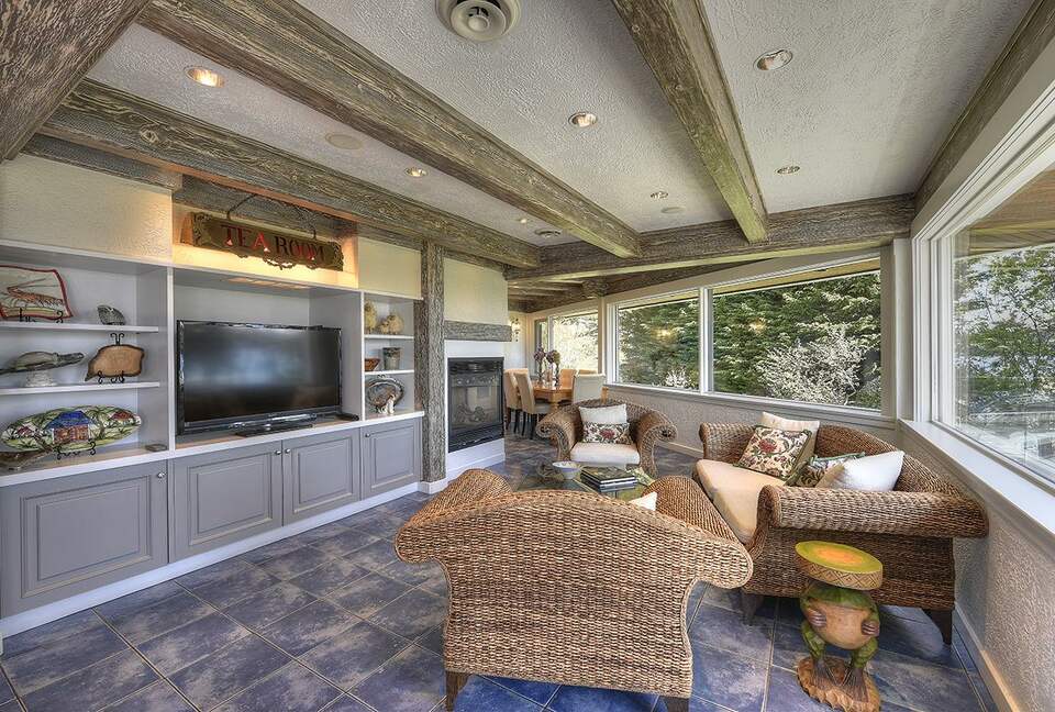 The Uplands Oceanfront Estate - Victoria, Canada