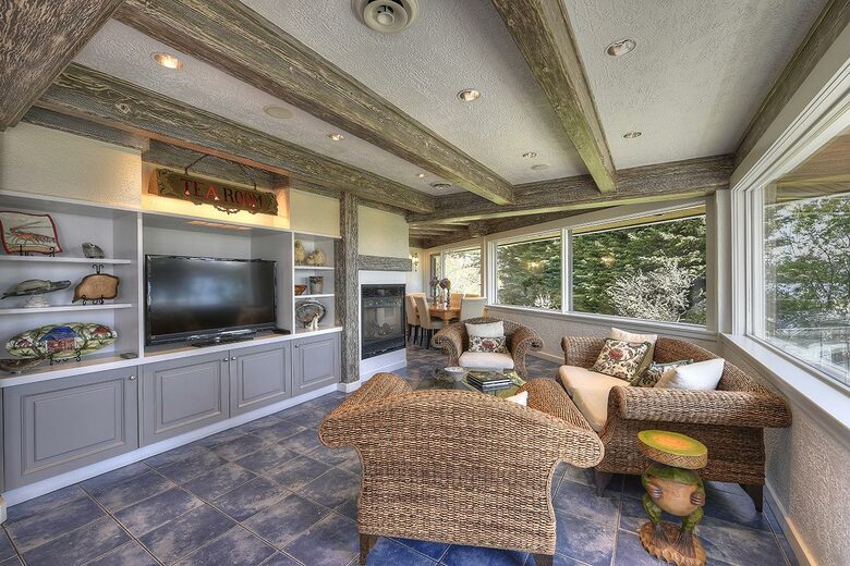 The Uplands Oceanfront Estate - Victoria, Canada