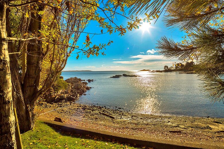 The Uplands Oceanfront Estate - Victoria, Canada