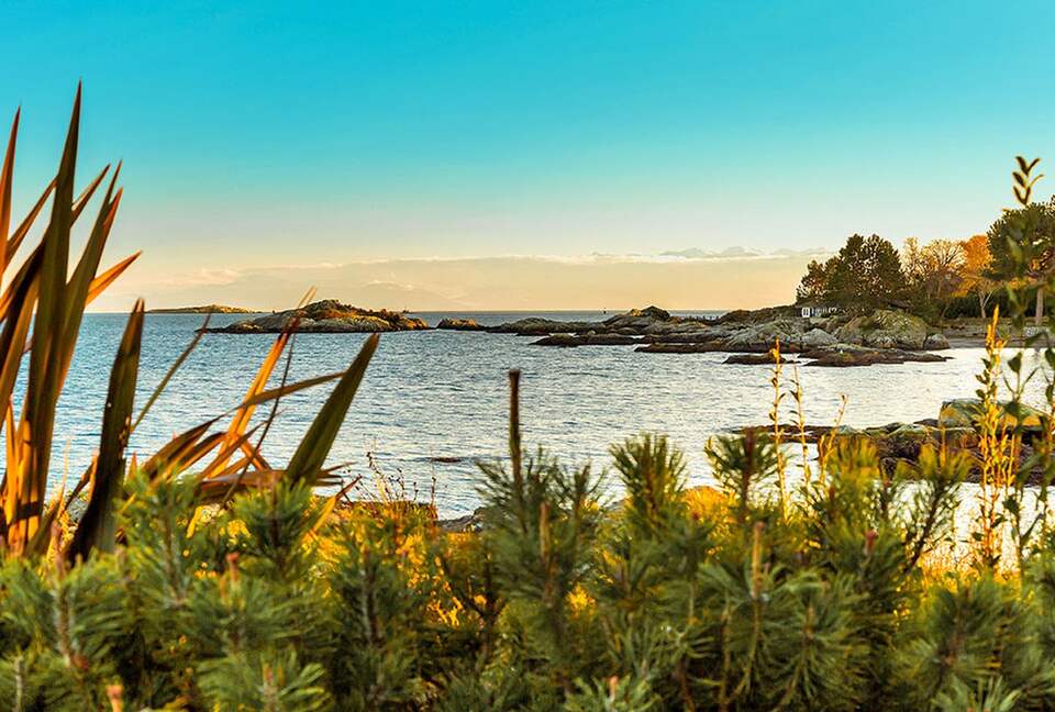 The Uplands Oceanfront Estate - Victoria, Canada