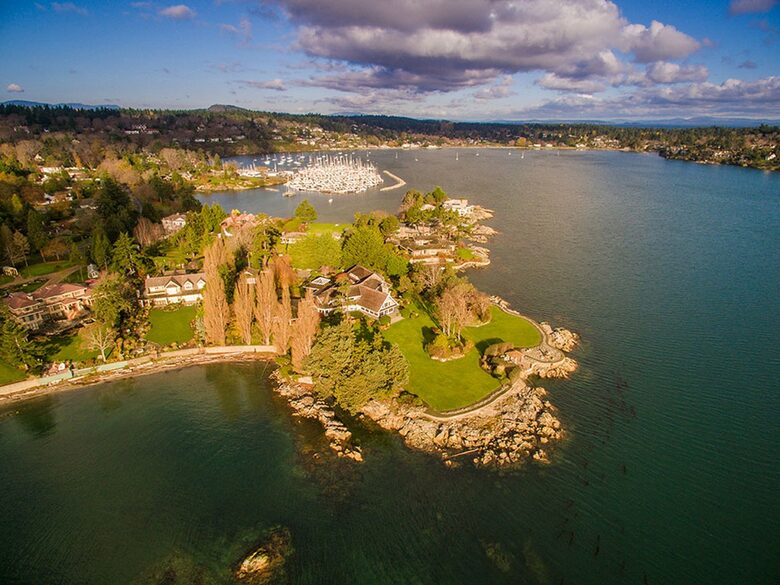 The Uplands Oceanfront Estate - Victoria, Canada