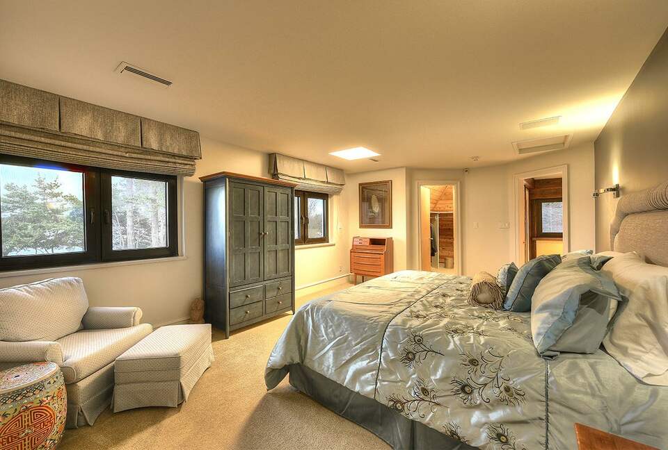 The Uplands Oceanfront Estate - Victoria, Canada