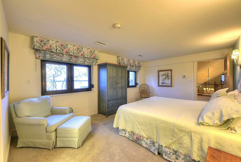 The Uplands Oceanfront Estate - Victoria, Canada