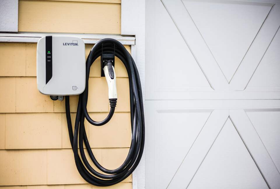 Sweeping Lake Views In the Wine Country - Kelowna, Canada