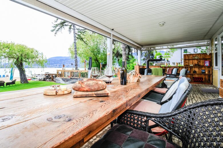 Sweeping Lake Views In the Wine Country - Kelowna, Canada
