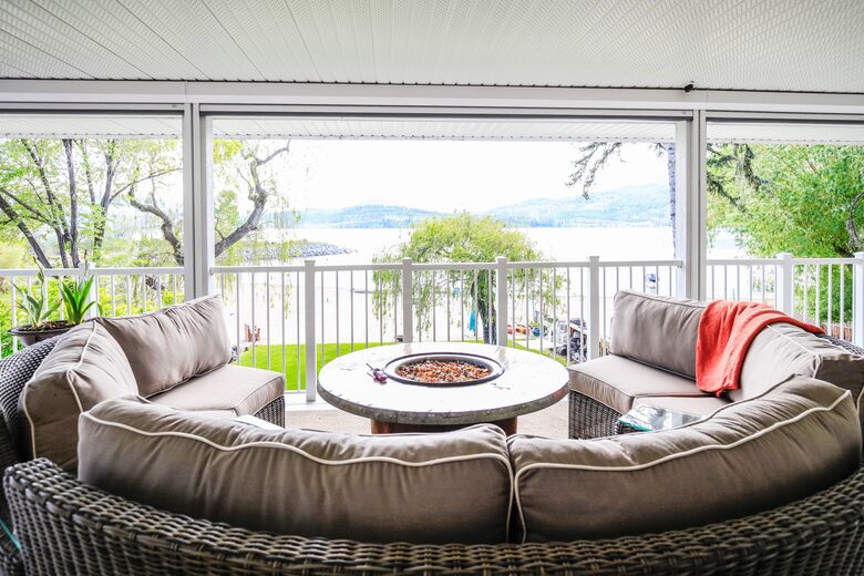 Sweeping Lake Views In the Wine Country - Kelowna, Canada