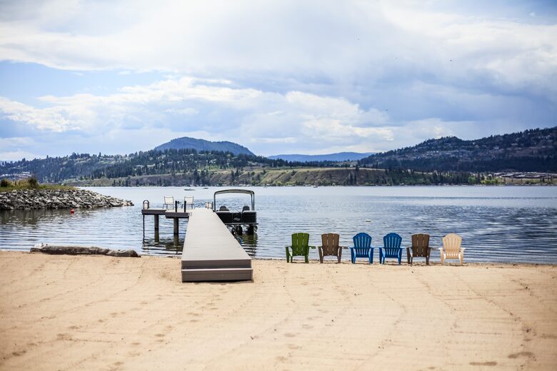 Sweeping Lake Views In the Wine Country - Kelowna, Canada