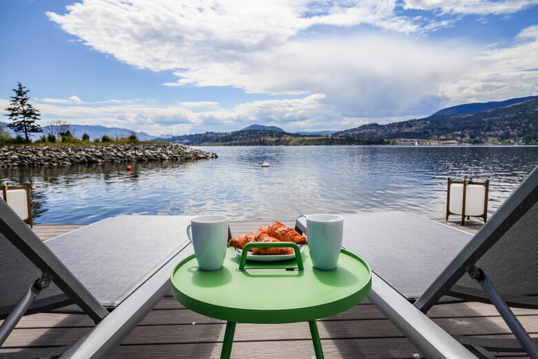 Sweeping Lake Views In the Wine Country - Kelowna, Canada