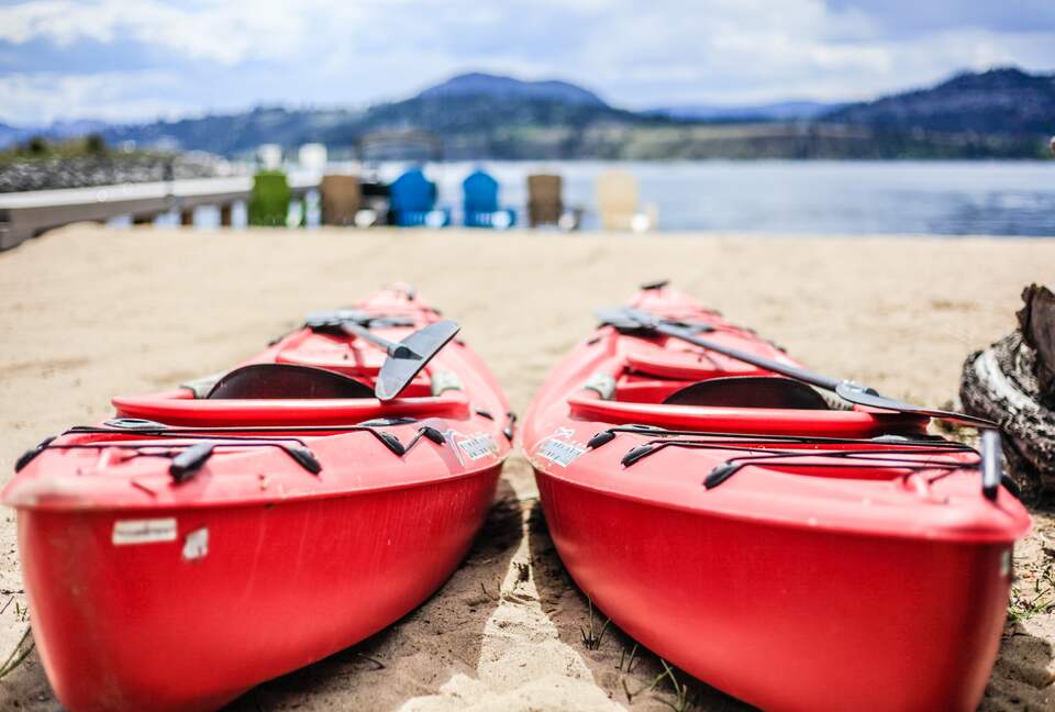Sweeping Lake Views In the Wine Country - Kelowna, Canada
