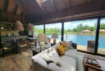 Blackbird Lakeside Cabin - Lechlade, United Kingdom