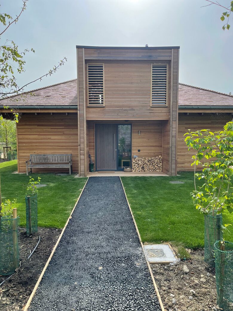 Blackbird Lakeside Cabin - Lechlade, United Kingdom