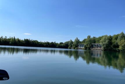 Blackbird Lakeside Cabin - Lechlade, United Kingdom