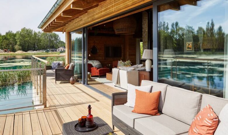 Blackbird Lakeside Cabin - Lechlade, United Kingdom