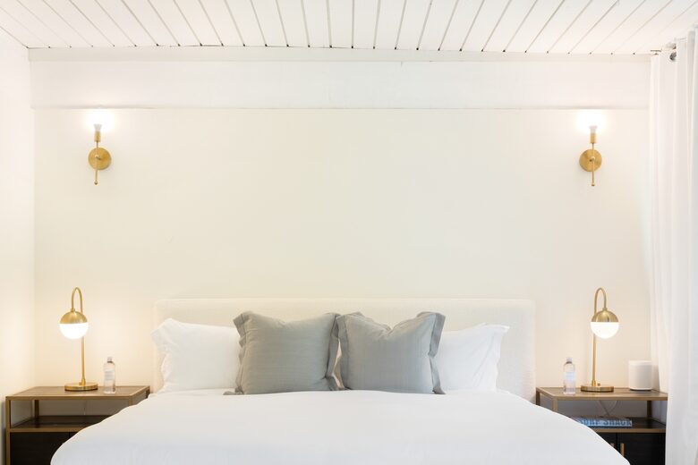 Luxe Malibu Beach Bungalow - Malibu, California