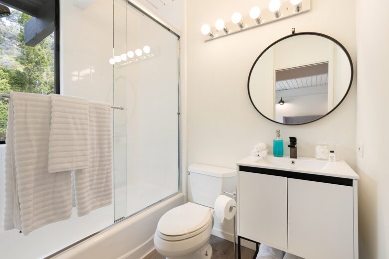 Luxe Malibu Beach Bungalow - Malibu, California