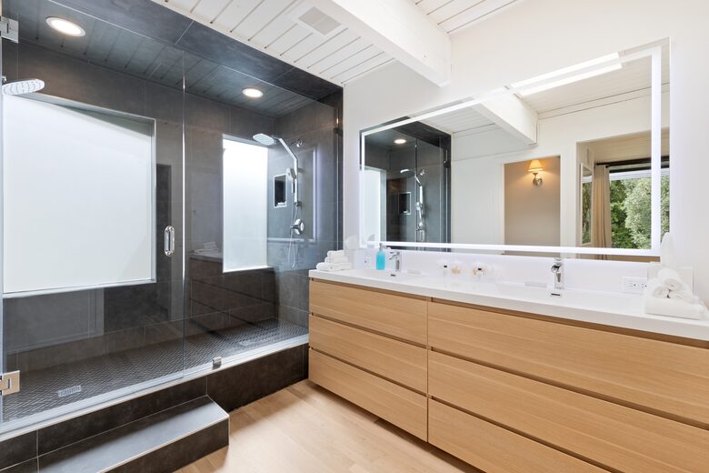 Luxe Malibu Beach Bungalow - Malibu, California