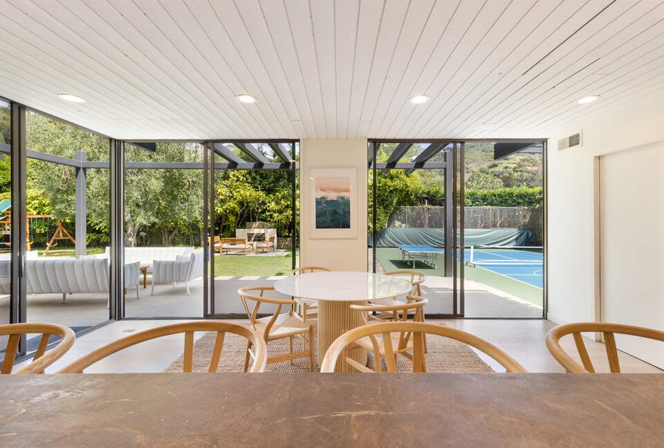 Luxe Malibu Beach Bungalow - Malibu, California