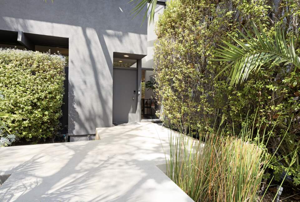 Luxe Malibu Beach Bungalow - Malibu, California