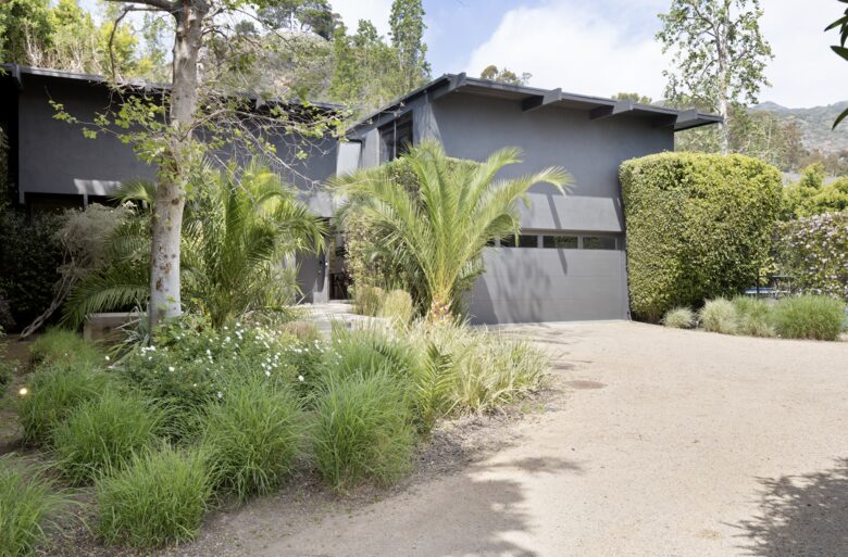 Luxe Malibu Beach Bungalow - Malibu, California