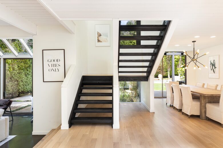 Luxe Malibu Beach Bungalow - Malibu, California