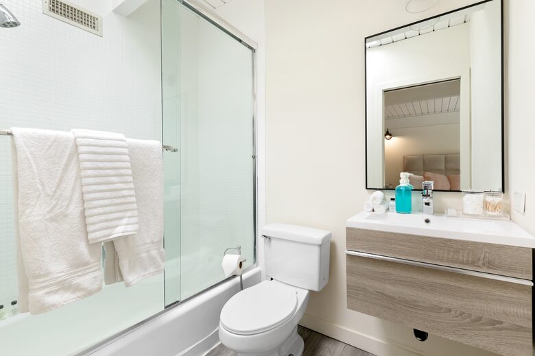 Luxe Malibu Beach Bungalow - Malibu, California