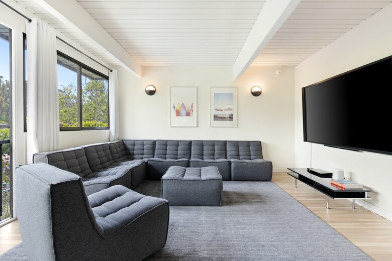 Luxe Malibu Beach Bungalow - Malibu, California