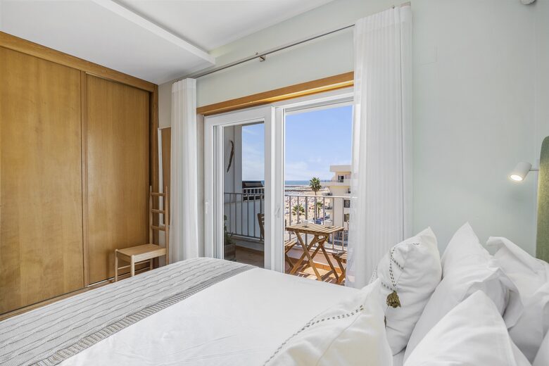 Oceanside Penthouse Marisea - Quarteira, Portugal