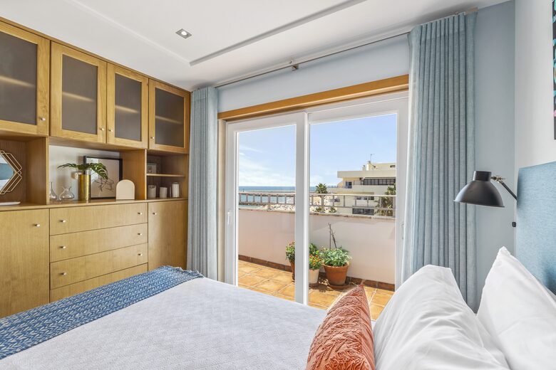 Oceanside Penthouse Marisea - Quarteira, Portugal