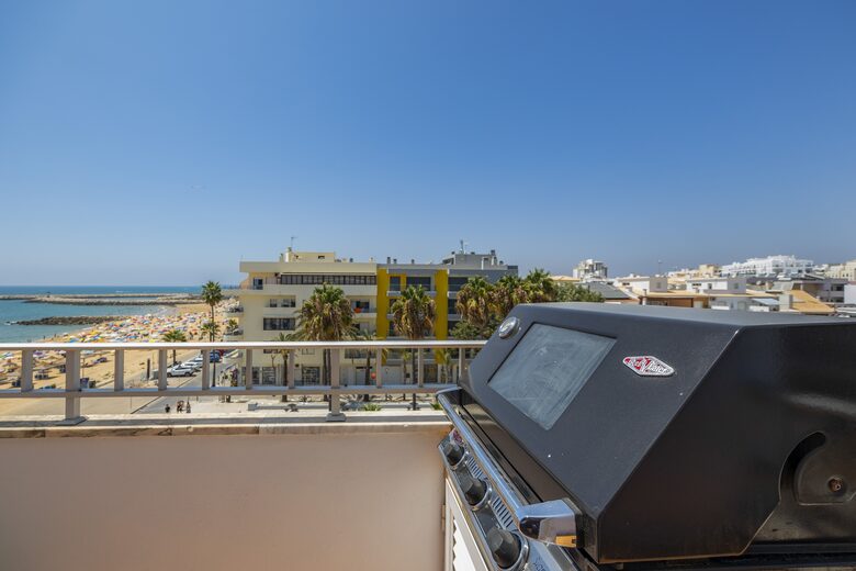 Oceanside Penthouse Marisea - Quarteira, Portugal