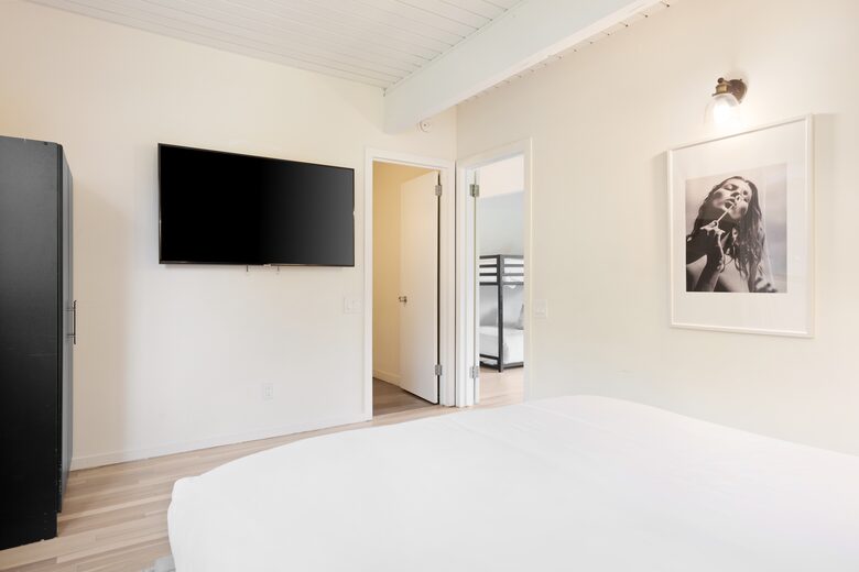 Luxe Malibu Beach Bungalow - Malibu, California