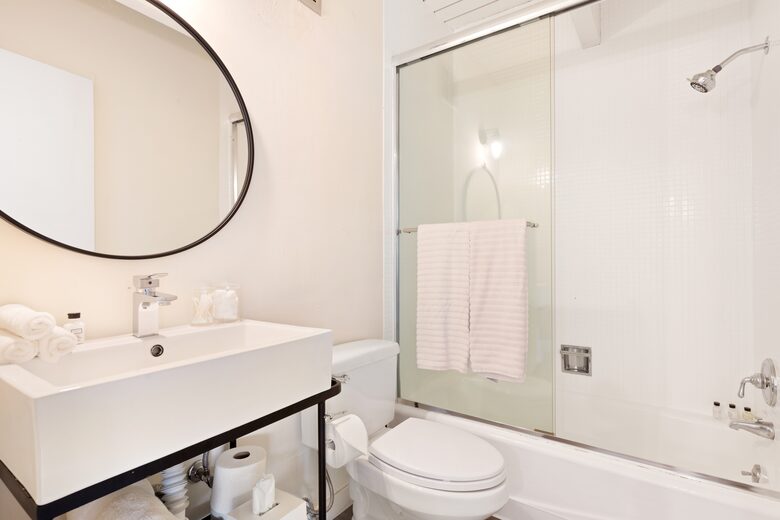 Luxe Malibu Beach Bungalow - Malibu, California