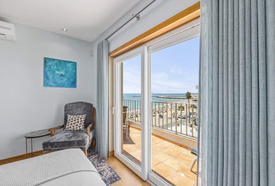 Oceanside Penthouse Marisea - Quarteira, Portugal