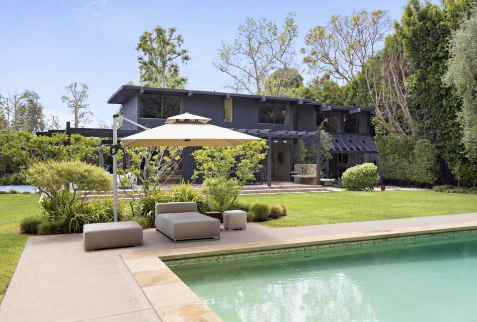 Luxe Malibu Beach Bungalow - Malibu, California