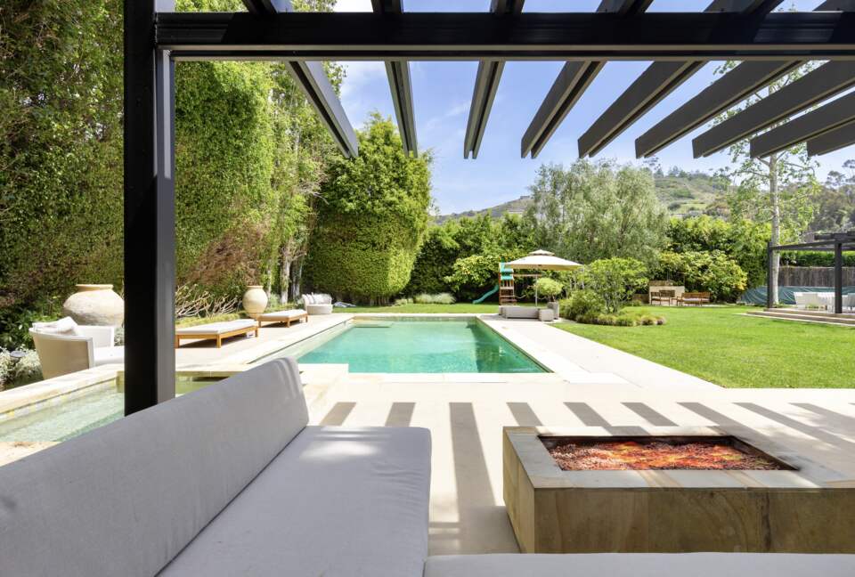 Luxe Malibu Beach Bungalow - Malibu, California