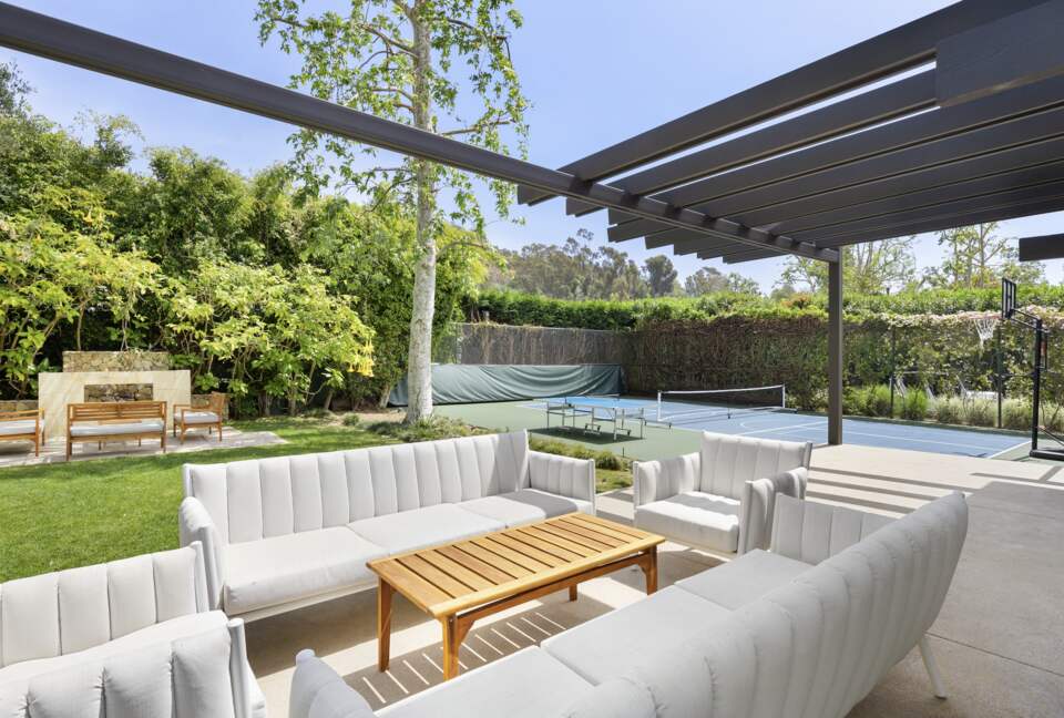 Luxe Malibu Beach Bungalow - Malibu, California