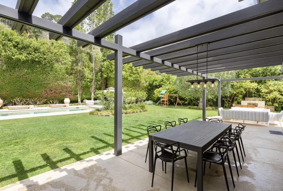 Luxe Malibu Beach Bungalow - Malibu, California