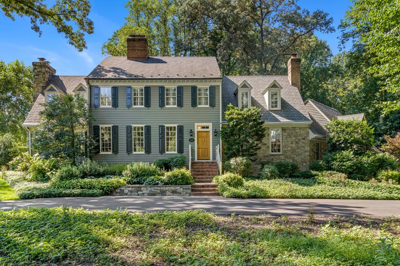 Beautiful McLean Estate with a Pool - McLean, Virginia