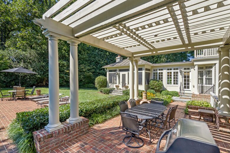 Beautiful McLean Estate with a Pool - McLean, Virginia