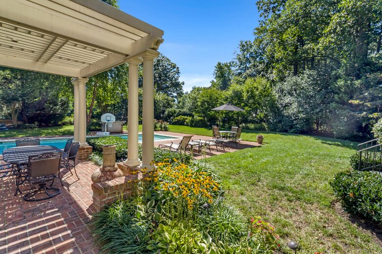 Beautiful McLean Estate with a Pool - McLean, Virginia