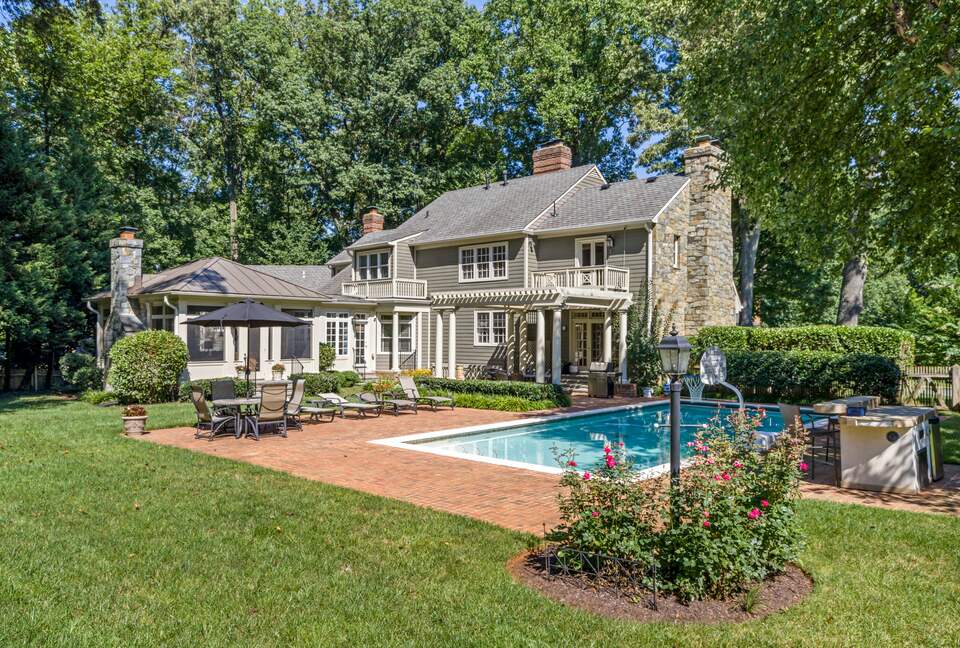 Beautiful McLean Estate with a Pool - McLean, Virginia