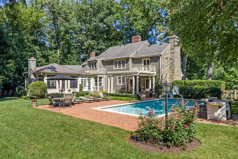 Beautiful McLean Estate with a Pool - McLean, Virginia