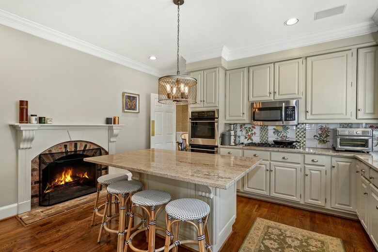 Beautiful McLean Estate with a Pool - McLean, Virginia