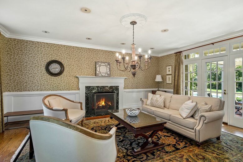 Beautiful McLean Estate with a Pool - McLean, Virginia