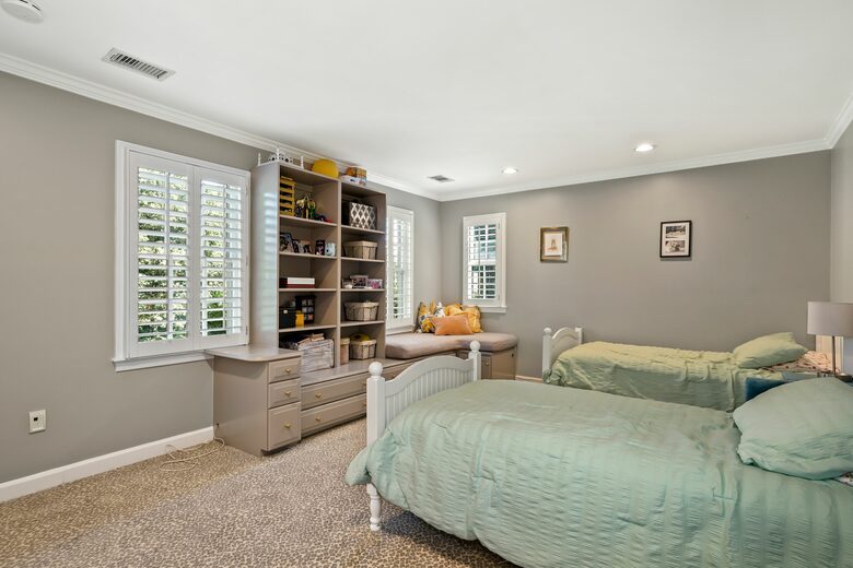 Beautiful McLean Estate with a Pool - McLean, Virginia